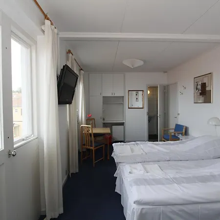 Therns 2* Gudhjem