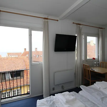 Therns 2* Gudhjem