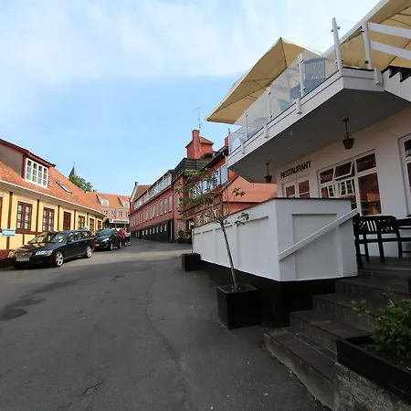 Therns 2* Gudhjem